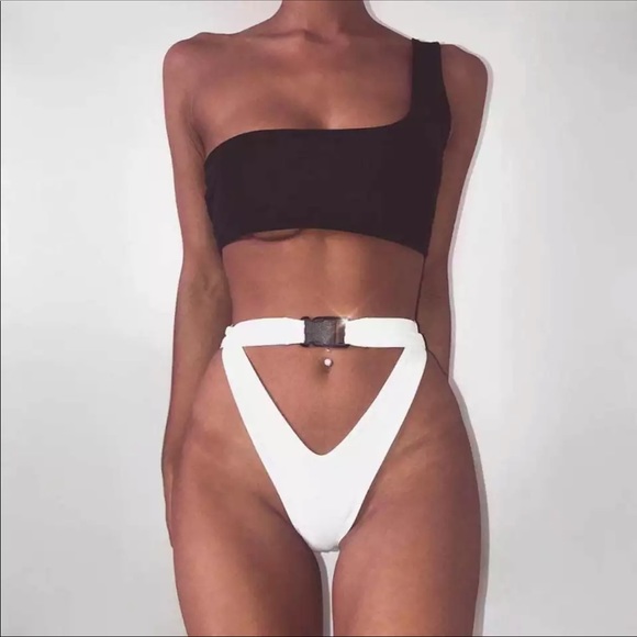 Other - Black & White High Waisted Cheeky Bottom Bikini